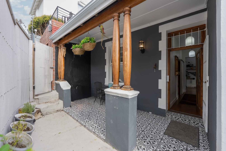 To Let 2 Bedroom Property for Rent in Green Point Western Cape